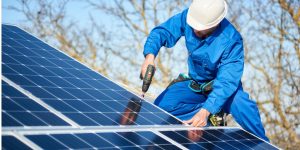 Installation Maintenance Panneaux Solaires Photovoltaïques à Estramiac